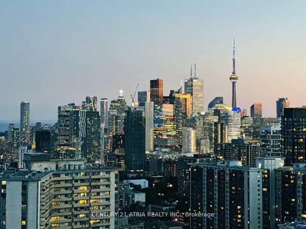 585 Bloor St E, Toronto, ON