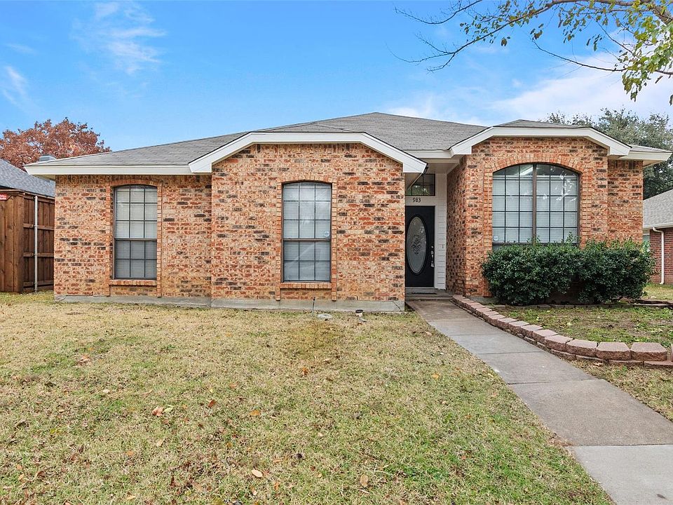 1st image of 983 Downey Dr