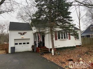 369 Metlars Ln, Piscataway, NJ 08854