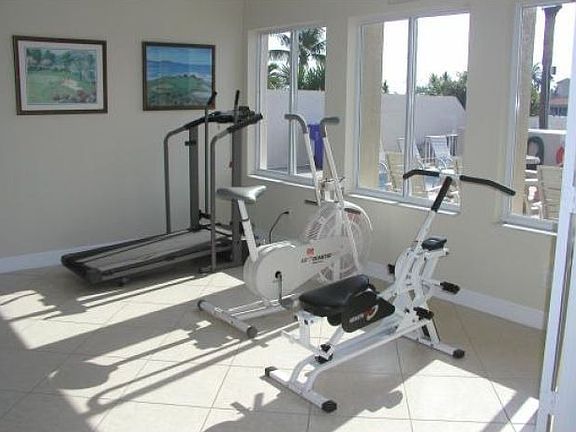 4th image of 600 Snug Harbor Dr APT 18