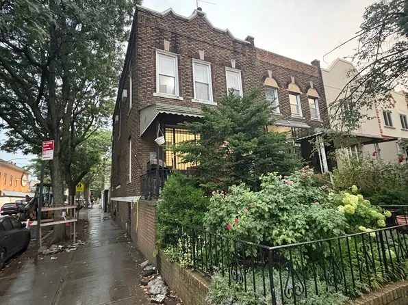 118 Webster Avenue image 1 of 8