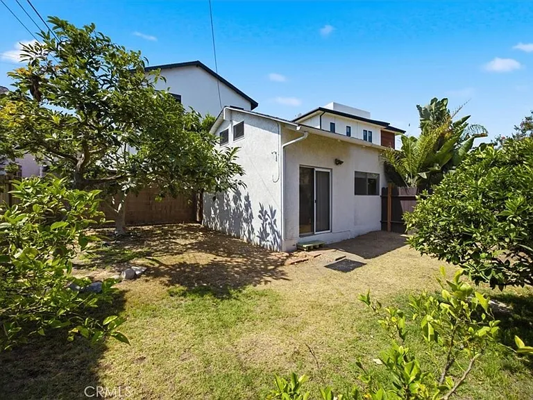 422 S Juanita Ave — Photo 19