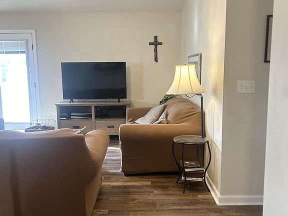 4th image of 6347 Gary Moore Ln