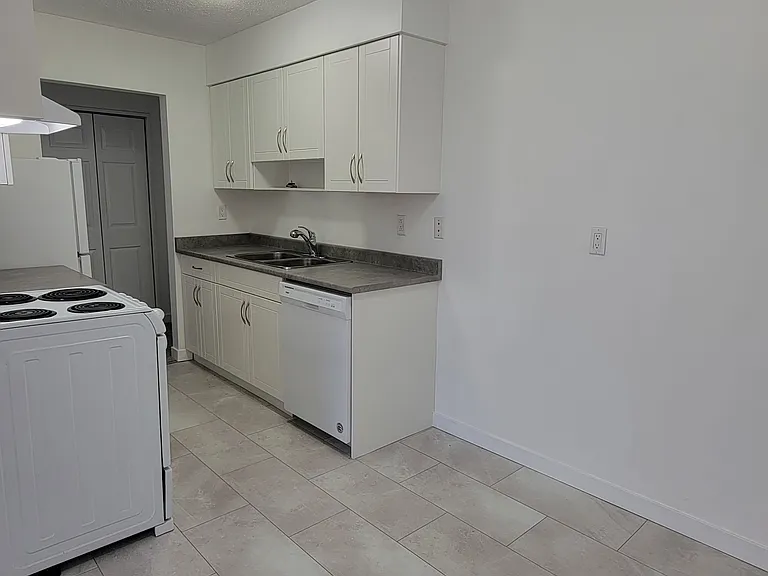 3055 North Rd — Photo 7