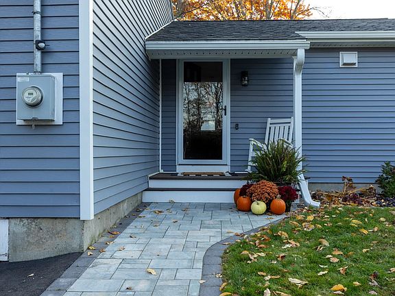 4th image of 1135 Portsmouth Avenue