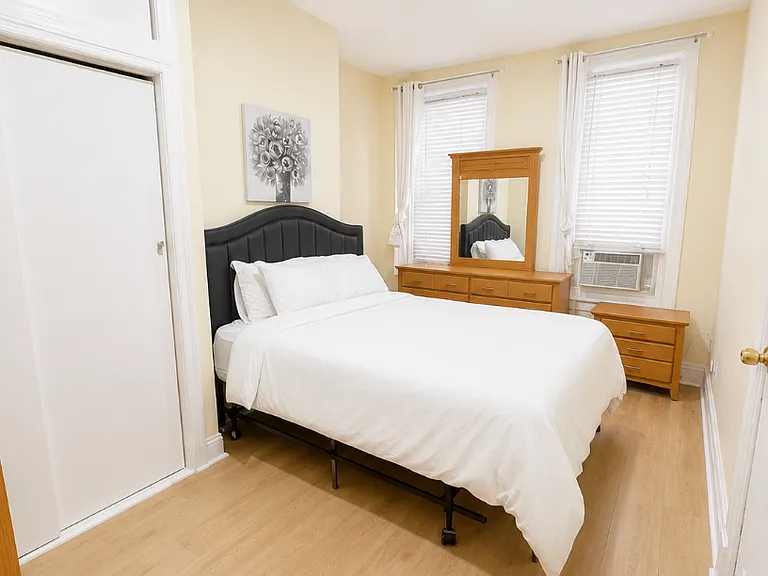 1815 Stockholm St #2F — Photo 8