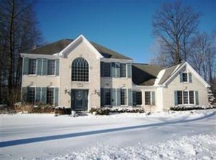 31171 Huntington Woods Pkwy, Bay Village, OH