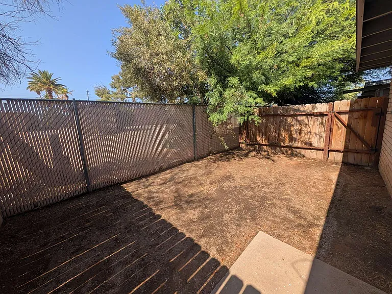 2 bed, 1.0 bath, 798 sqft, $1,200 — Photo 9