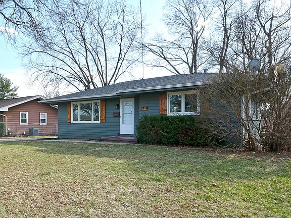 3rd image of 2718 Dosh Rd