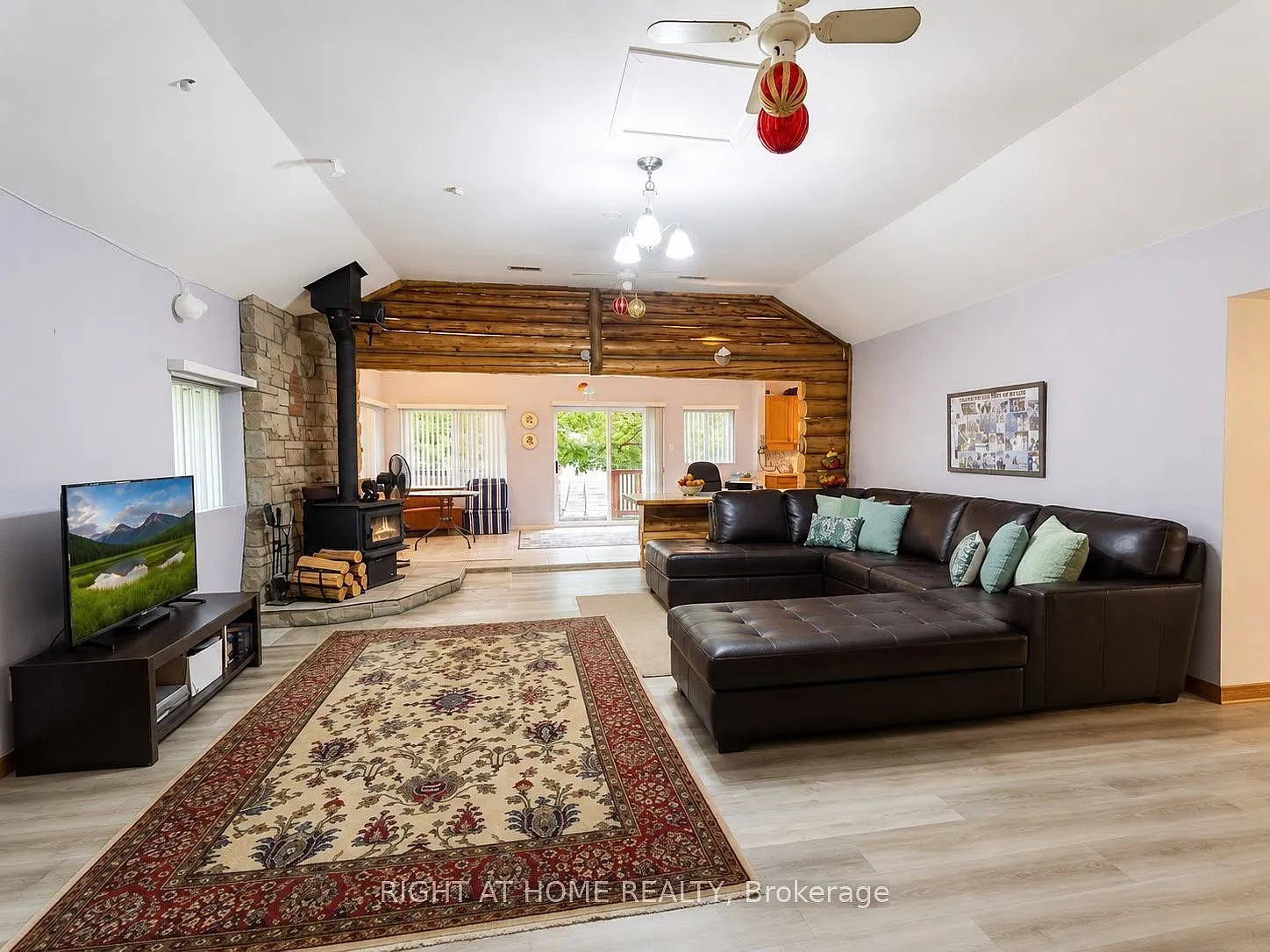 3 bed, $3,300 — Photo 2