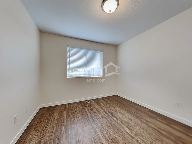1013 NE 11th Way — Photo 15