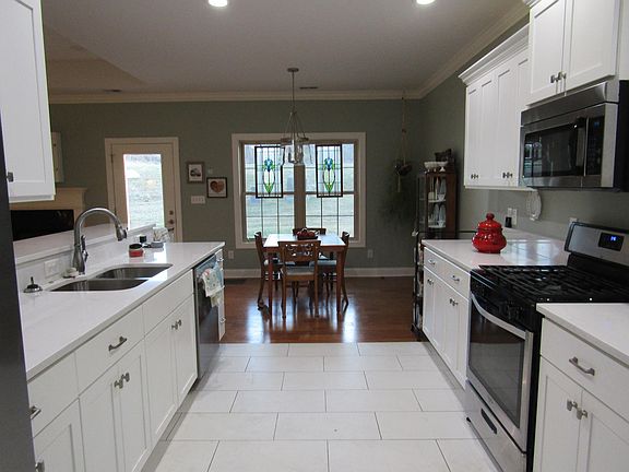 2nd image of 2021 Berry Hill Dr