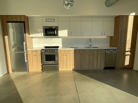 5th image of 841 E 64th St #306