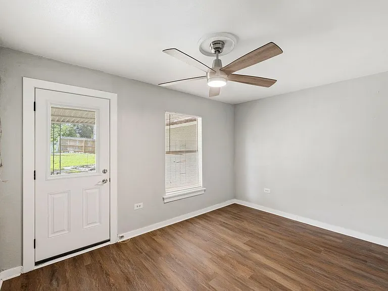 604 W Hollywood Ave #B — Photo 6