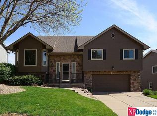 15426 Bemis Cir, Omaha, NE 68154