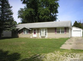 82 Downing Dr, Chatham, IL 62629