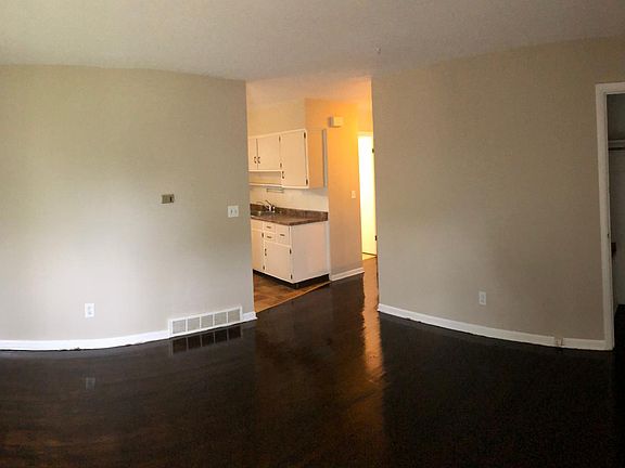 2nd image of 1646 Carstare Dr