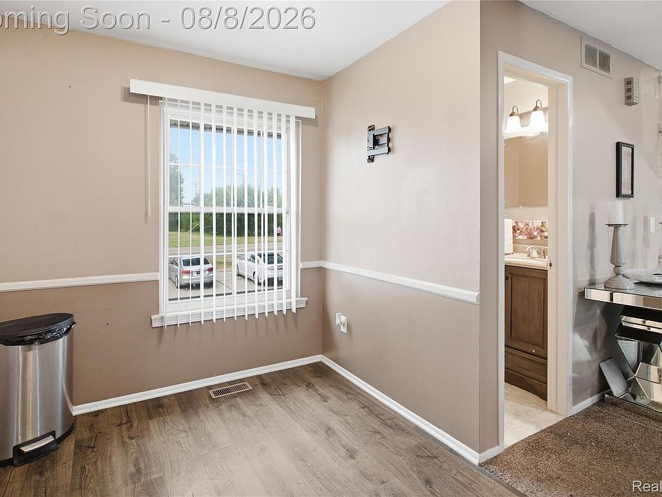 20350 Weybridge St, photo 25