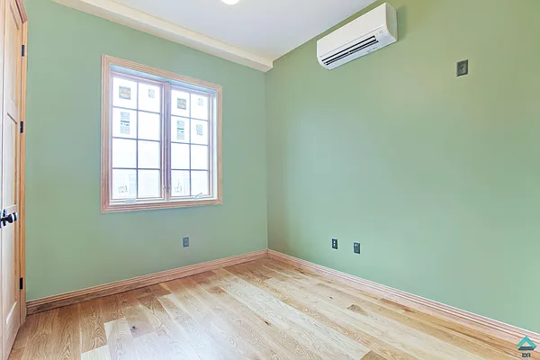 Rented by EXR | media 4