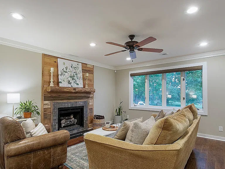 Gas fireplace