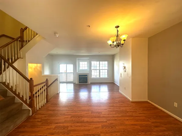 12921 Woodcutter Cir, Germantown, MD 20876