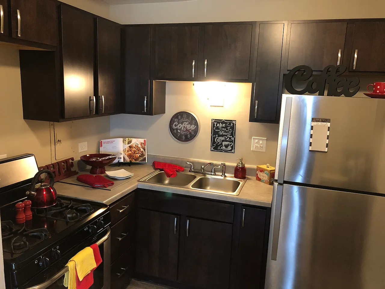 Enclave at Hoffman Estates — Photo 4