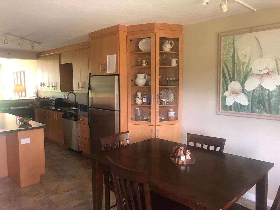Dinette with corner hutch
