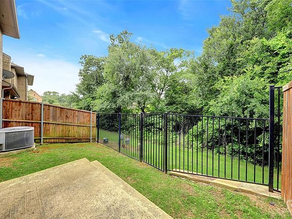 4th image of 1607 Brook Grove Dr