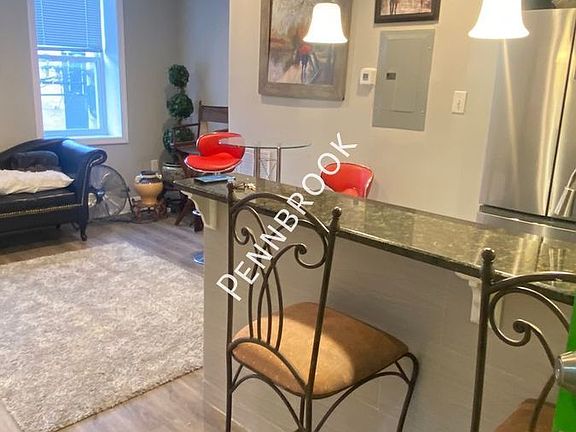 4th image of 634 Diamond St Floor 2