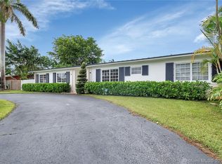 13825 SW 83rd Ct, Palmetto Bay, FL 33158