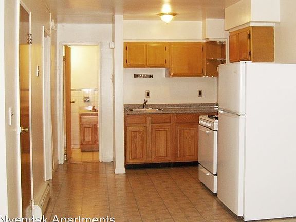5th image of 226 Lincoln Ave APT 08