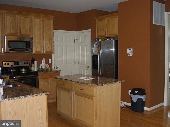 3rd image of 11361 Falling Creek Dr