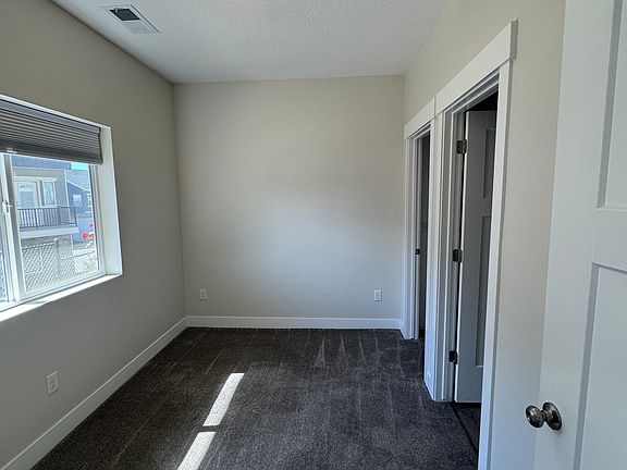 4th image of 47 S Walker Pl