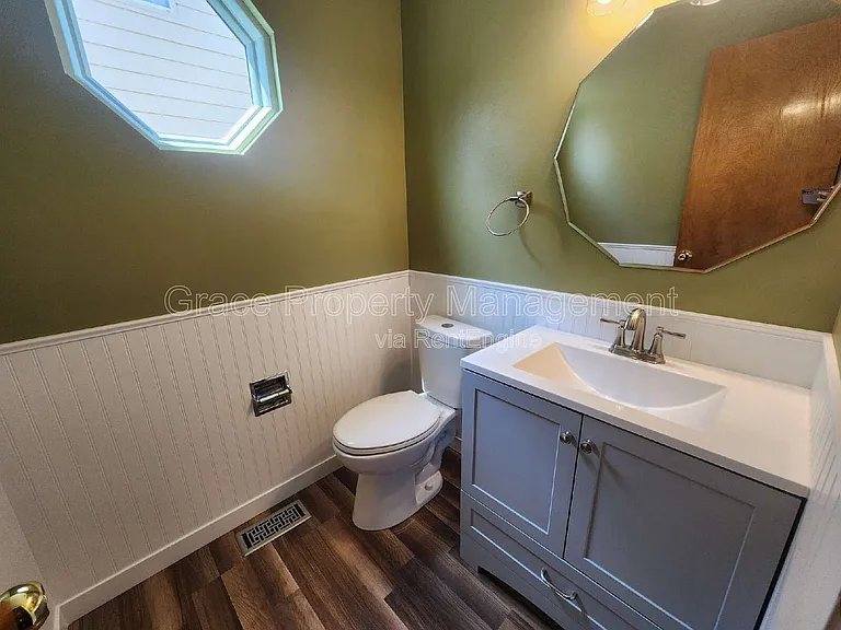 11725 Chase Ct — Photo 8