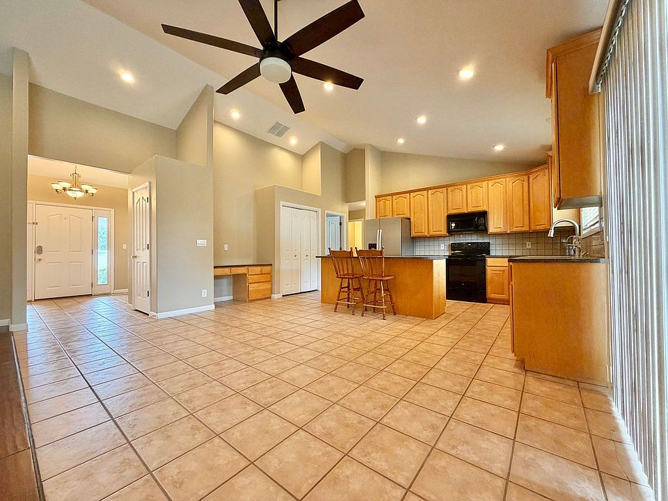 1st image of 961 E Golden Pheasant Dr
