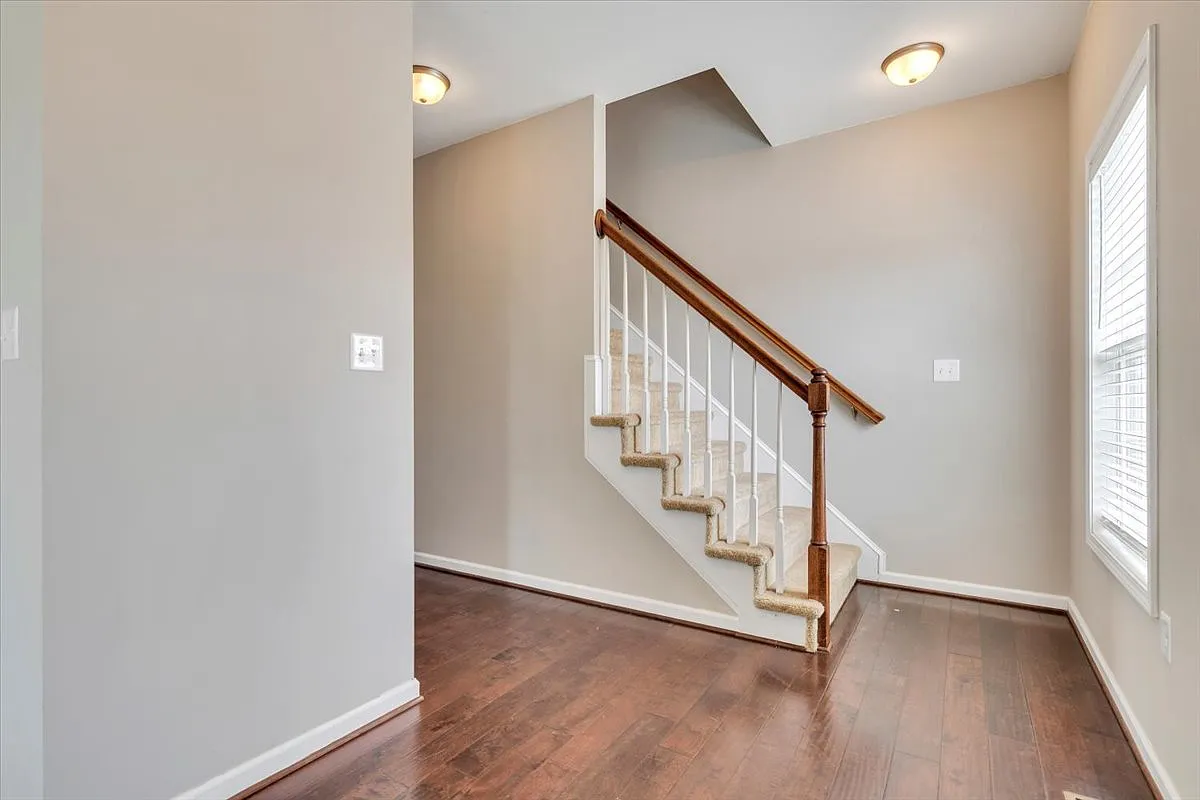 4 bed, 2.5 bath, 2108 sqft, $2,299 — Photo 4