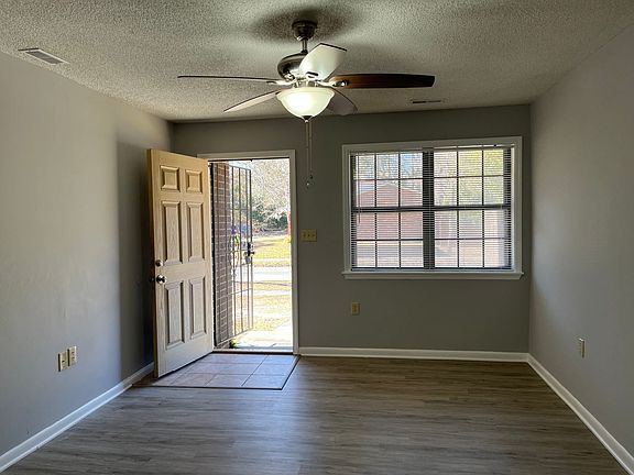 4th image of 2755 Oak Leaf Dr