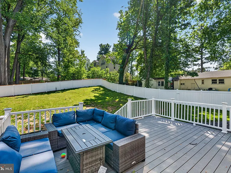 3925 Ashwood Pl — Photo 56