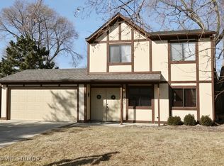 459 Laura Ct, Naperville, IL 60563
