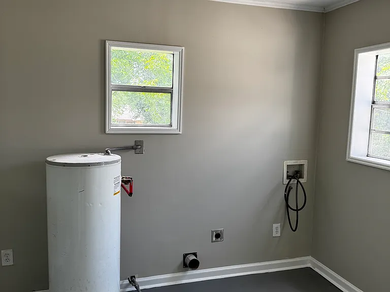 2927 English Ave — Photo 3