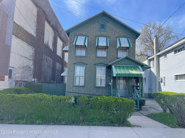 14 8th Ave, Carbondale, PA 18407