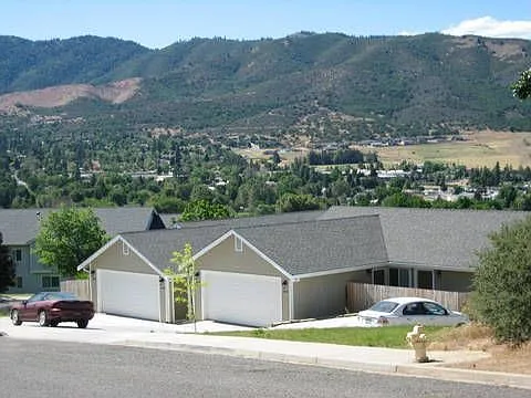 Building Photo 4