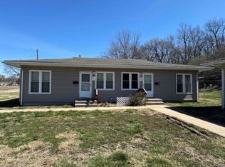 824/826 SE 14th St, Topeka, KS 66607