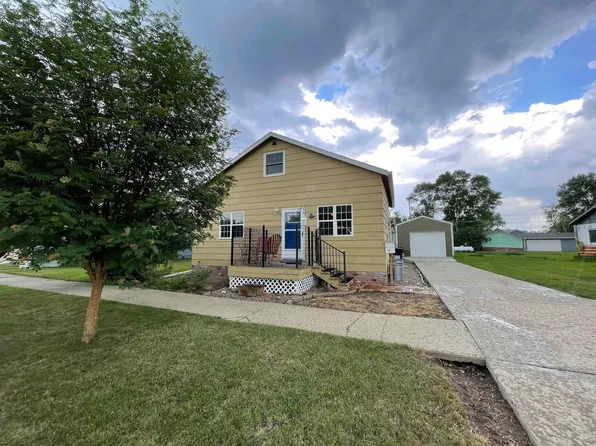 705 Park Ave, Harvey, ND 58341