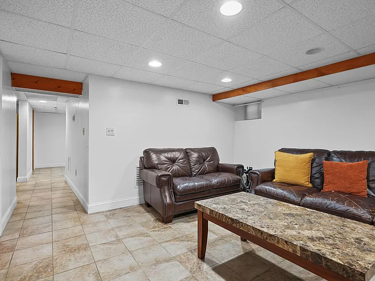 164 Hadley St #1 — Photo 36