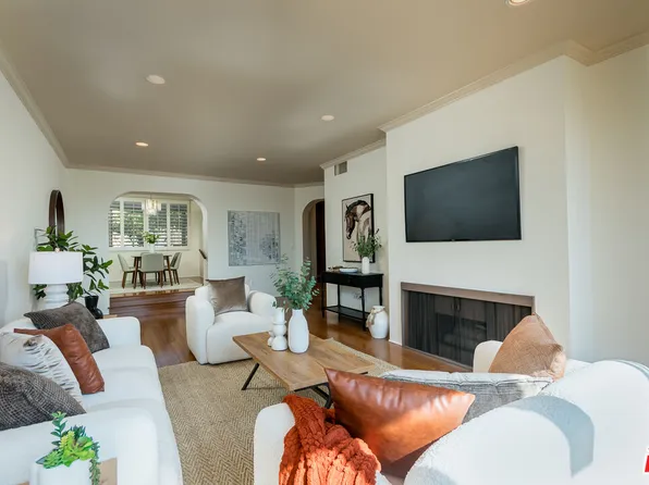 8455 Fountain Ave Unit 302, West Hollywood, CA 90069