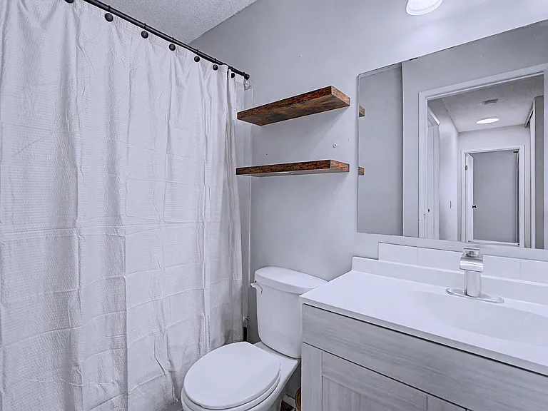 200 Brookpark Dr SW — Photo 5