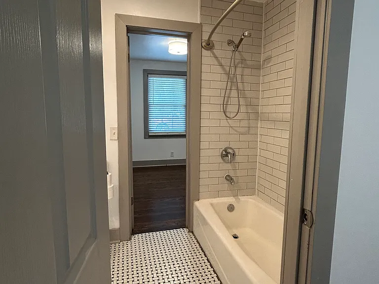 218 McKennell Dr — Photo 12