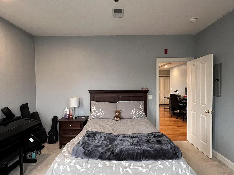 146 Clifton St #10 — Photo 14
