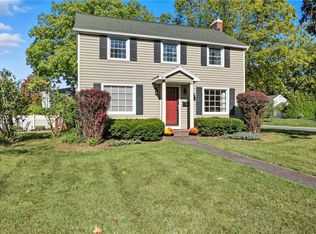 301 Idlewood Rd, Rochester, NY 14618